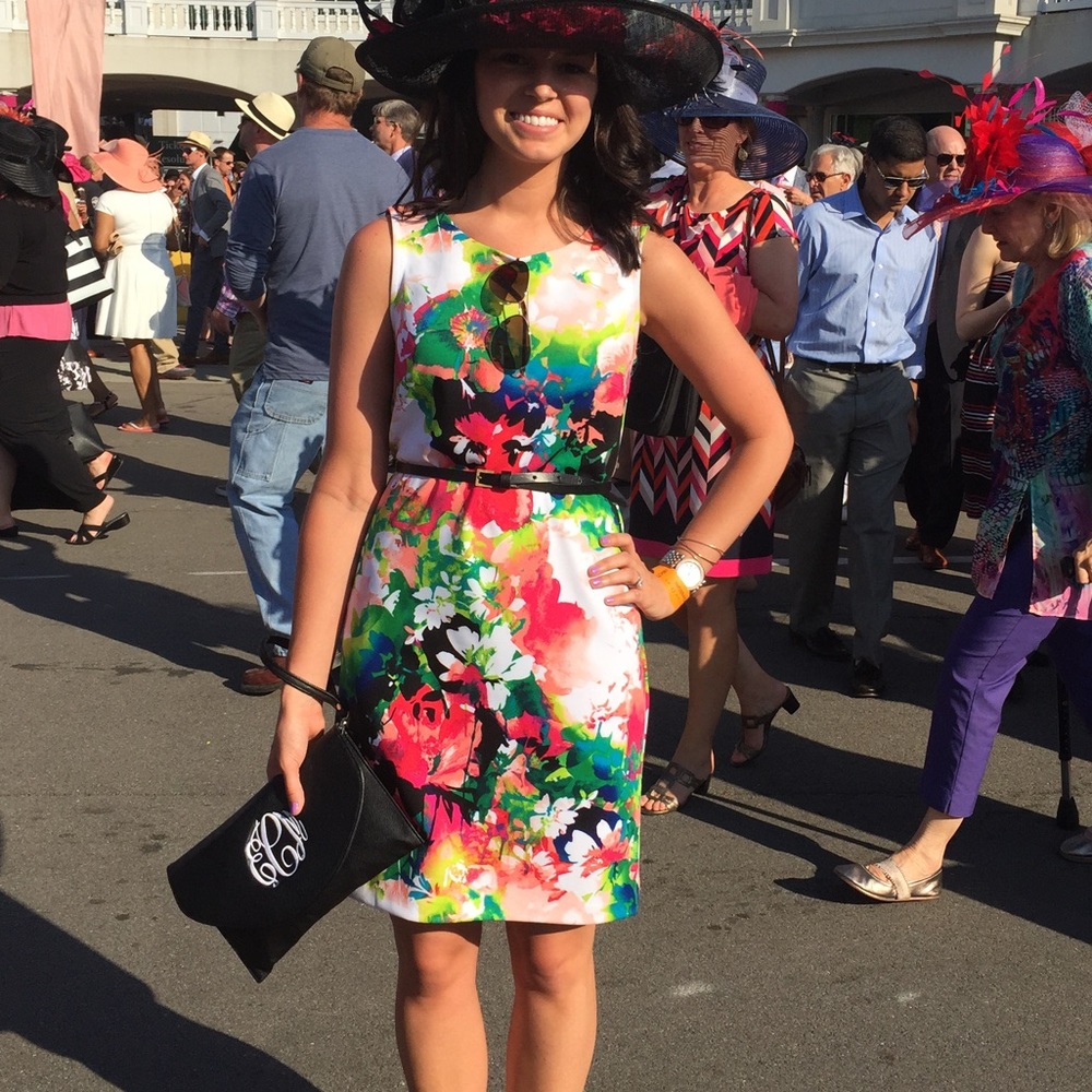 Beautiful floral print dress.